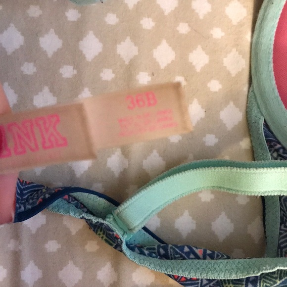 VS Bra - Picture 3 of 3